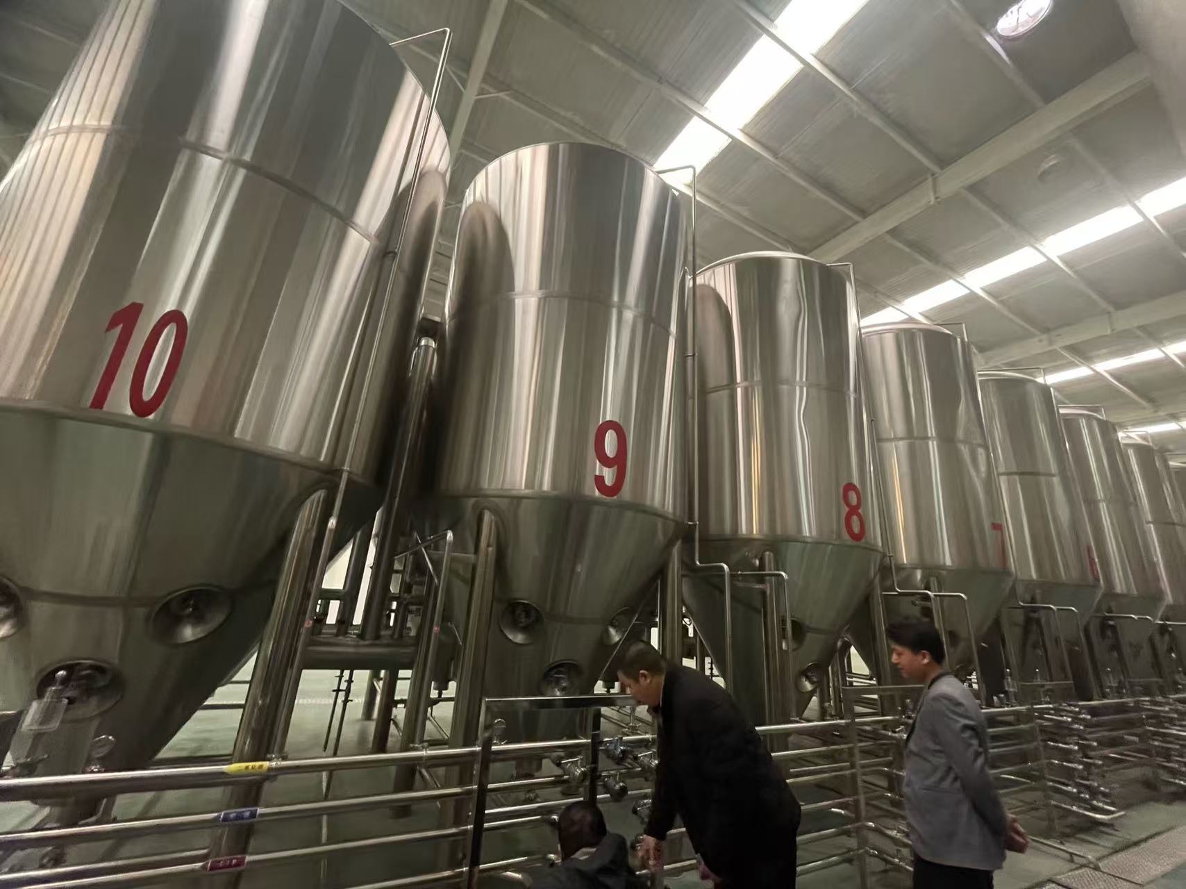 南昌精酿啤酒设备厂—平面布置、设备设计、制造、调试、培训等一条龙服务